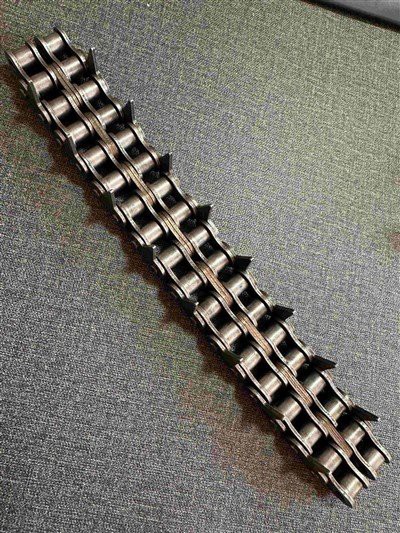 Chaînes supérieures tranchantes pour applications industrielles